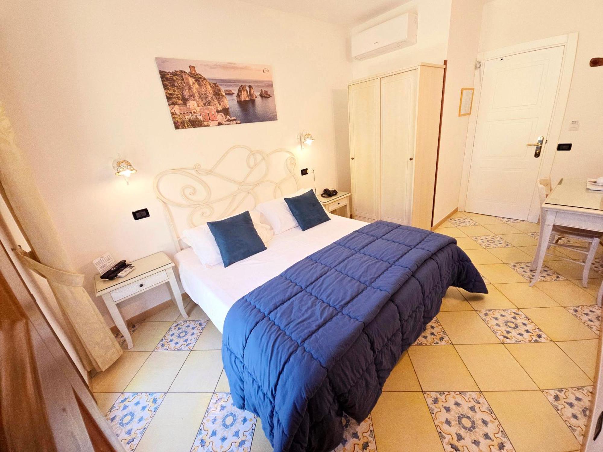 Hotel Cala Marina Кастеламаре дел Голфо Екстериор снимка
